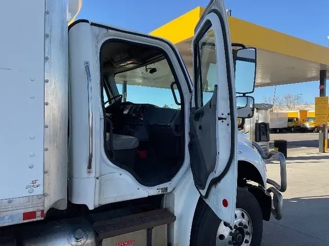 2018 Freightliner M2