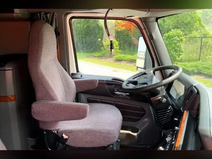 2022 INT LT625 6x4
