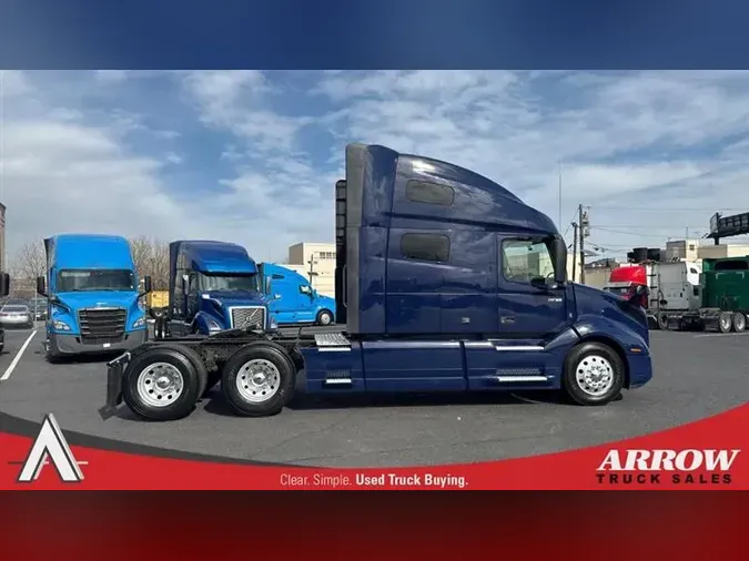 2022 VOLVO VNL760