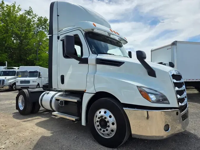 2019 FREIGHTLINER NEW CASCADIA 126