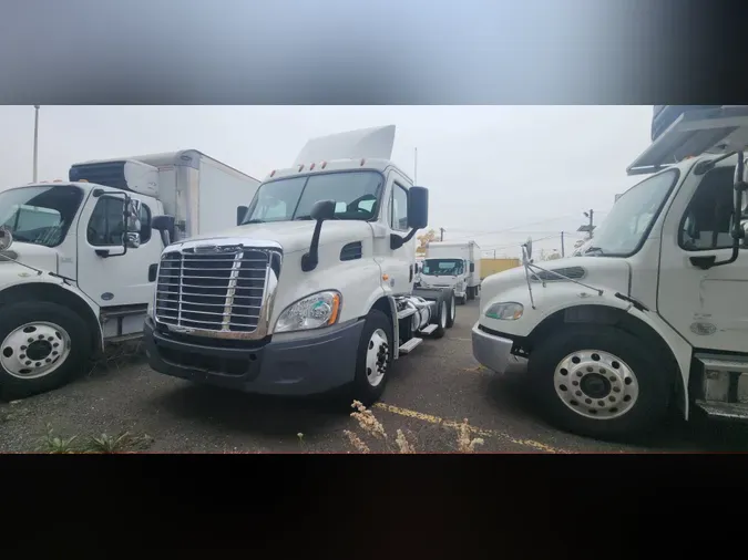 2017 FREIGHTLINER/MERCEDES CASCADIA 113