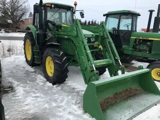 2017 John Deere 6110M