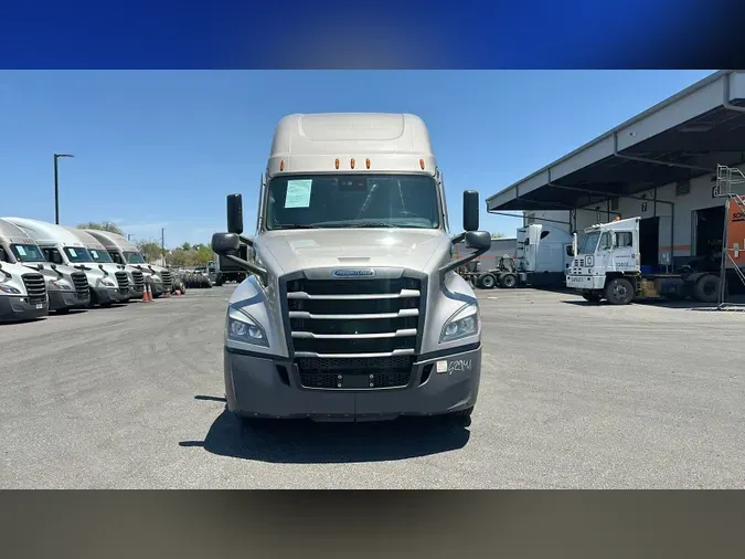 2022 Freightliner Cascadia 126