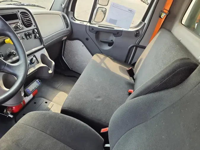 2018 FREIGHTLINER M2 106