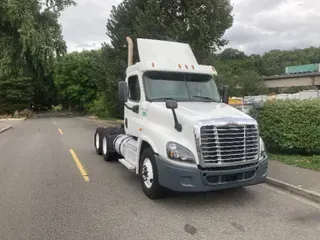 2016 FREIGHTLINER X12564ST