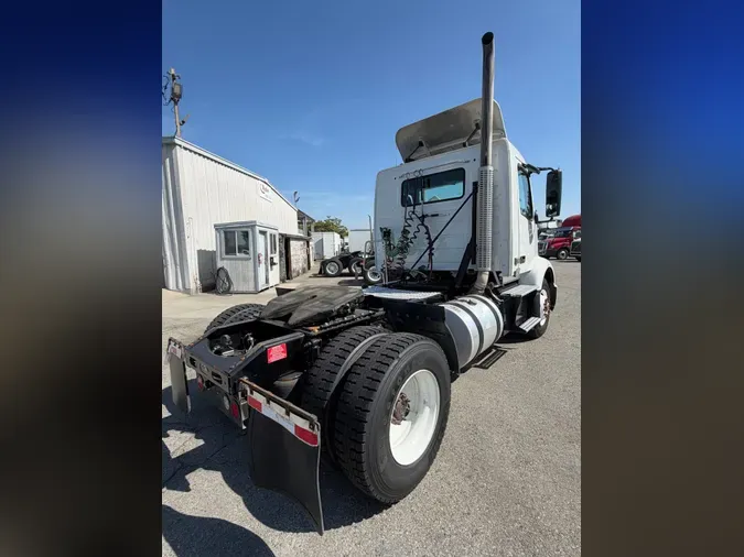 2020 VOLVO VNR42T 300befe0e3811c336a91e928d3dd984c74c