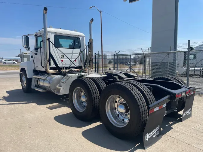 2020 MACK PI64T