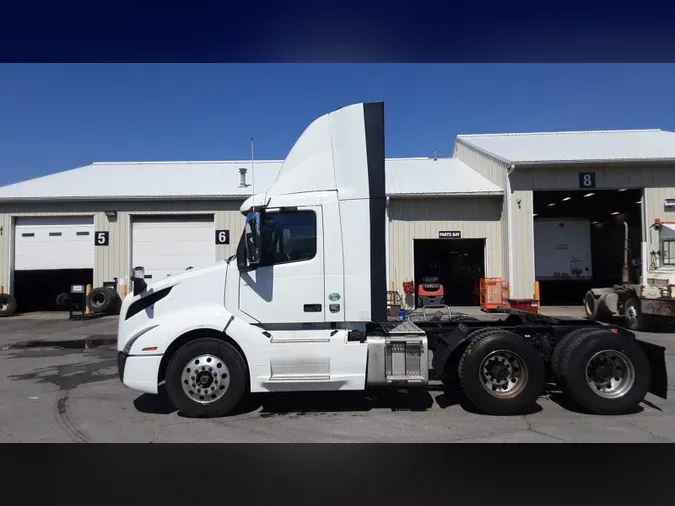 2020 Volvo VNL300