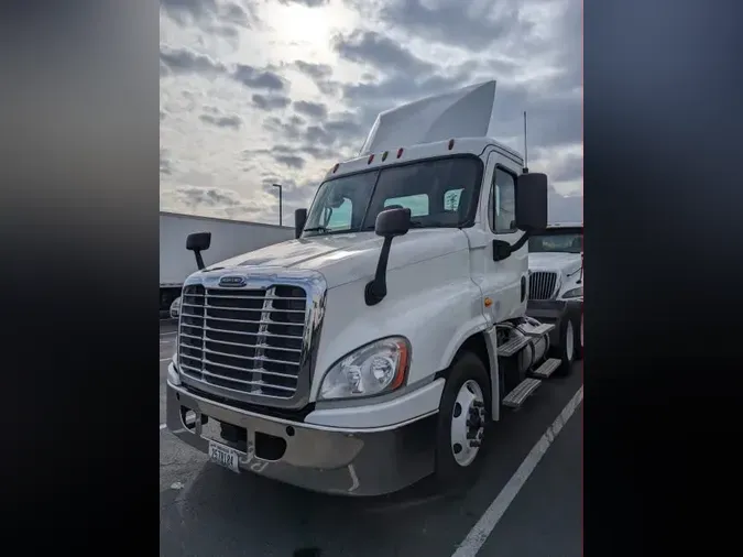 2018 FREIGHTLINER/MERCEDES CASCADIA 125bf01cb4d710a9cb8a99c7016bf5fcce5