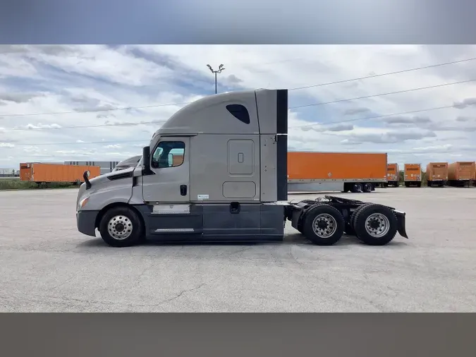 2022 Freightliner Cascadia 126