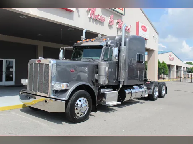 2023 Peterbilt 389