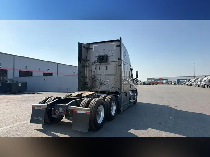 2023 Freightliner Cascadia 126
