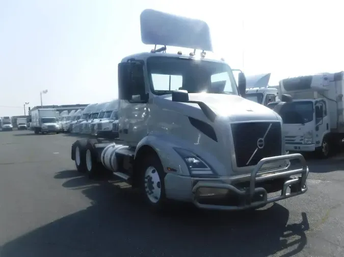 2019 VOLVO VNL