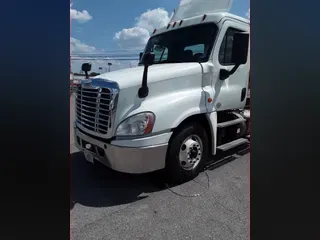 2017 FREIGHTLINER/MERCEDES CASCADIA 125