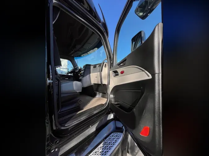 2023 Peterbilt 579bf07f0672615761cc001b6d3cd2ede11