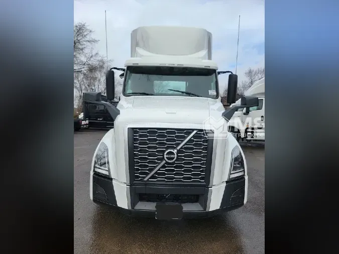 2023 VOLVO VNL64T300