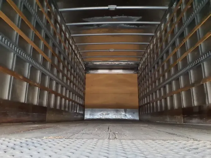 2017 FREIGHTLINER M2 106