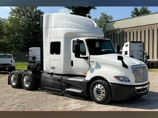 2022 INT LT625 6x4