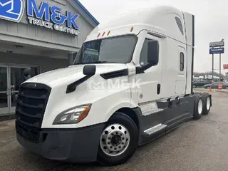 2021 FREIGHTLINER Cascadia 126