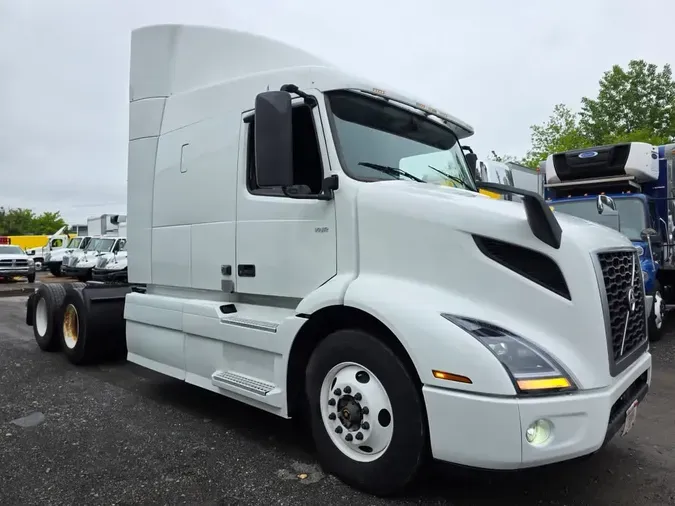 2019 VOLVO VNR64T-640