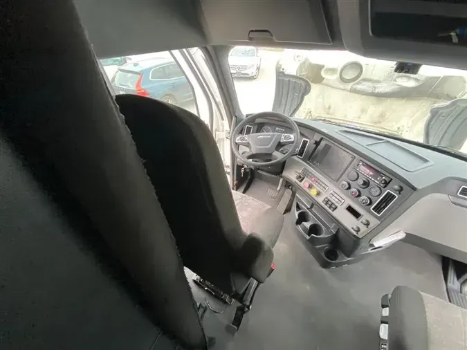 2023 FREIGHTLINER CA126