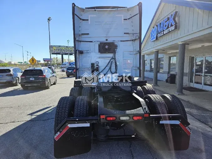 2020 VOLVO VNL64T760