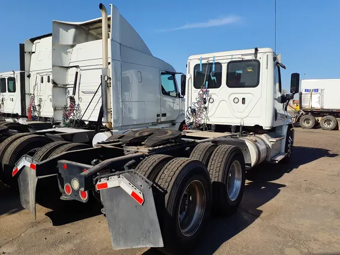 2018 FREIGHTLINER/MERCEDES CASCADIA 125