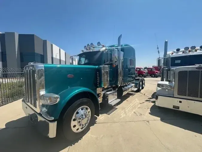 2022 Peterbilt 389