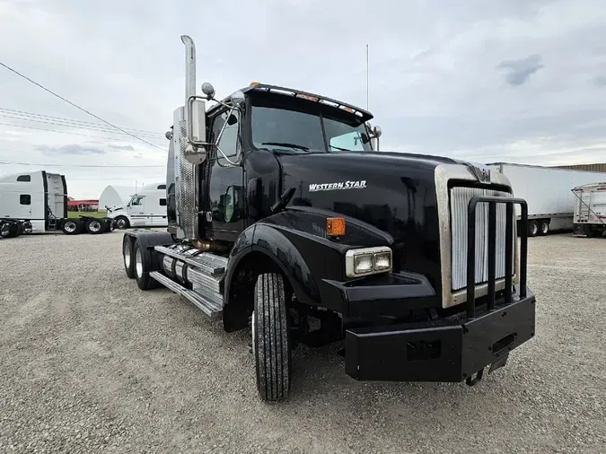 2011 WESTERN STAR 4900
