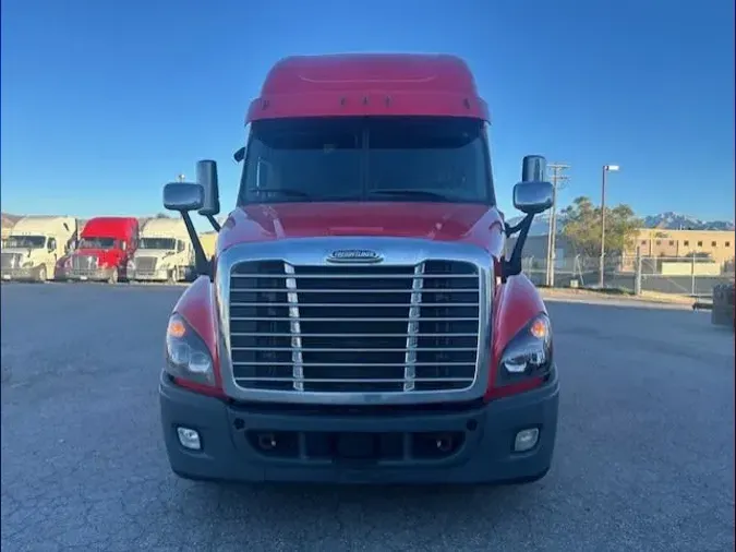 2019 FREIGHTLINER/MERCEDES CASCADIA 125