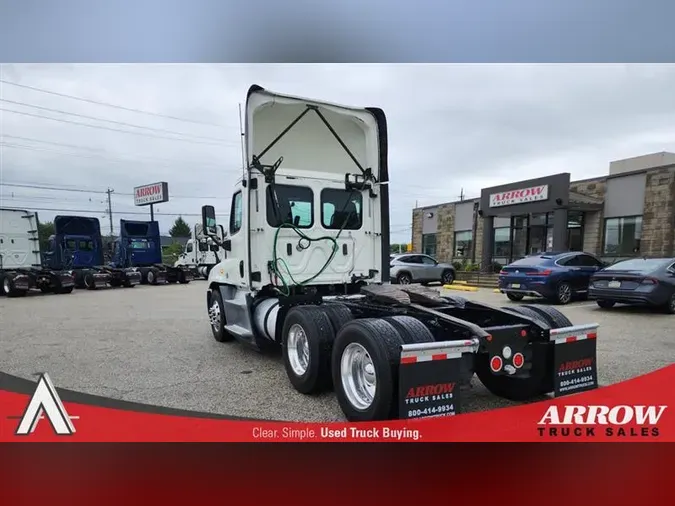 2018 FREIGHTLINER CA12562DC