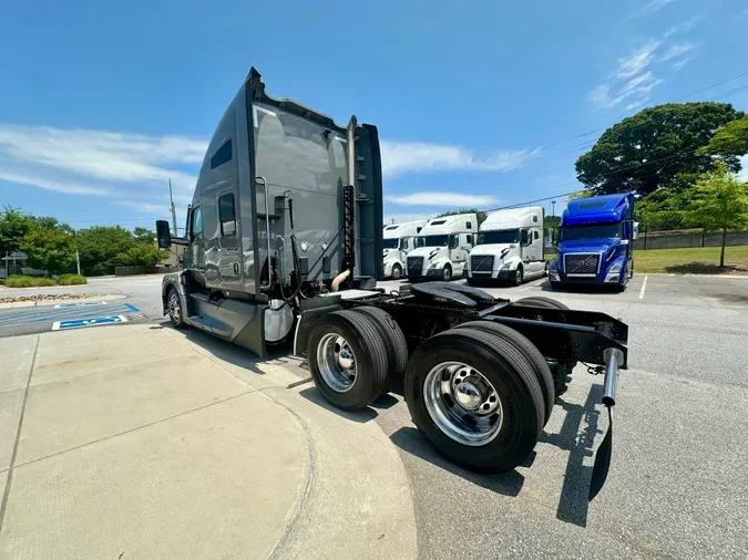 2023 Kenworth T680