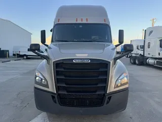 2020 Freightliner Cascadia 126