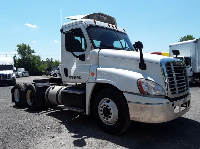 2016 FREIGHTLINER/MERCEDES CASCADIA 125