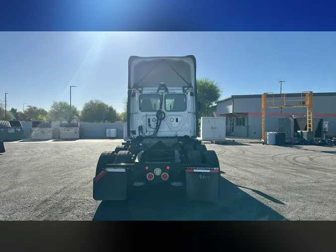 2019 Freightliner Cascadia 126bf2d1f5aae3477e5f2897828f4b4bfaf