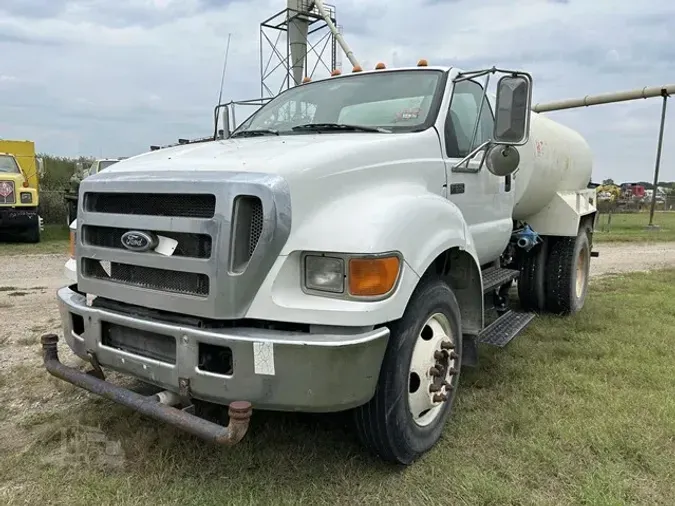 2005 FORD F650