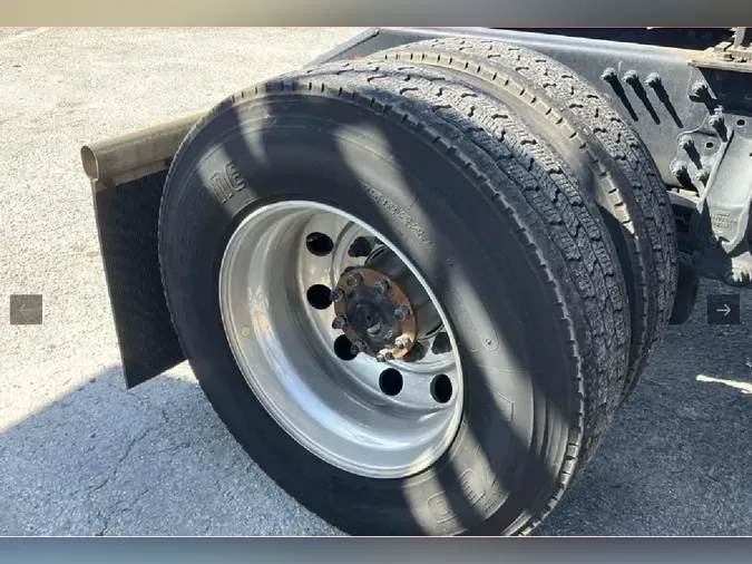 2025 VOLVO VNL64T760bf2fa51bc1ad5f3adee225e554a98cbb