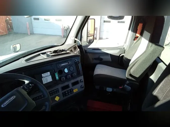 2020 Freightliner Cascadia 126bf306e73d08ac0f1cdd9f57872171993