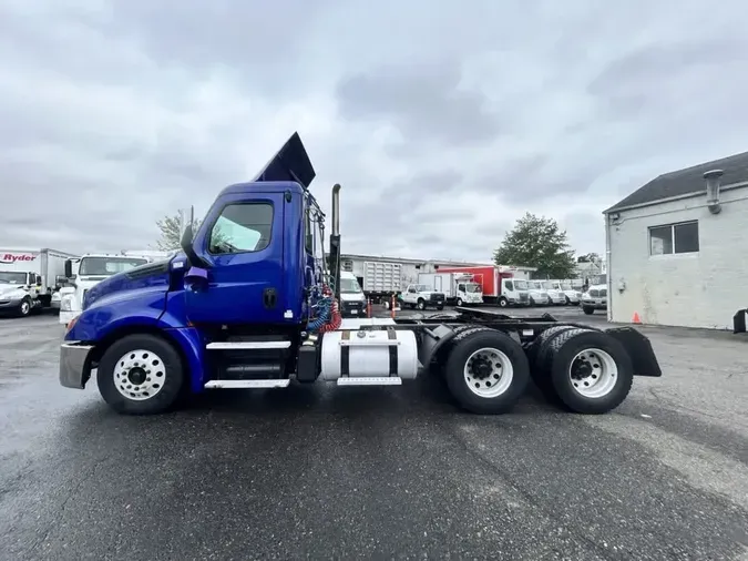 2019 FREIGHTLINER NEW CASCADIA PX12664