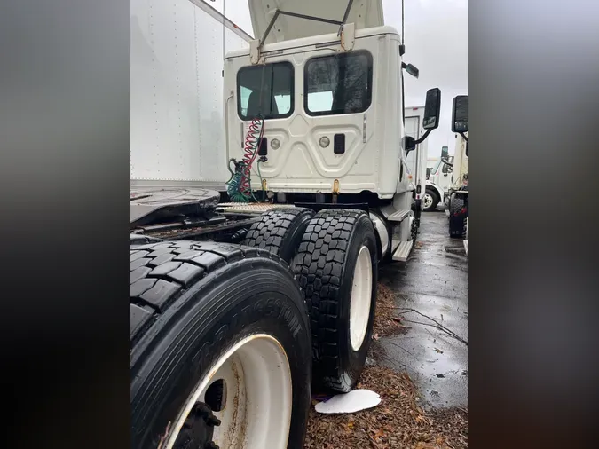 2016 FREIGHTLINER/MERCEDES CASCADIA 125