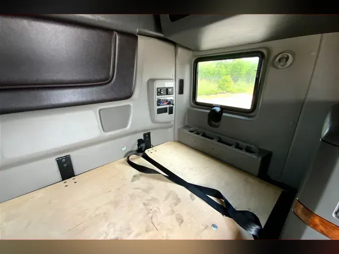 2022 INT LT625 6x4