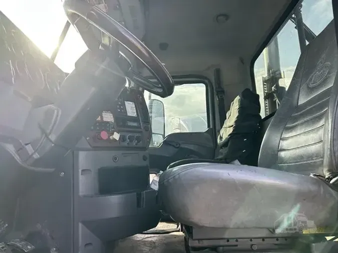 2012 MACK PINNACLE CXU613