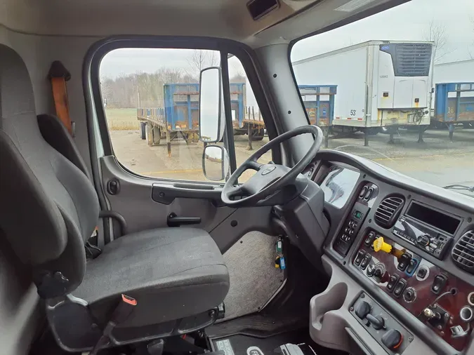 2019 FREIGHTLINER/MERCEDES M2 106