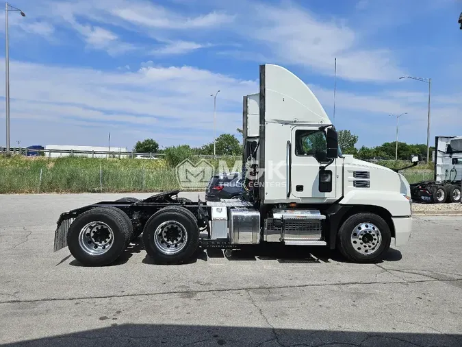 2021 MACK Anthem AN64T