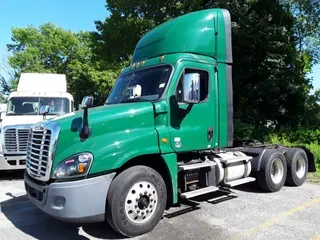 2017 FREIGHTLINER/MERCEDES CASCADIA 125