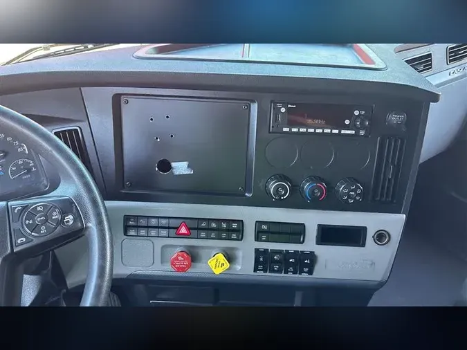 2022 FREIGHTLINER CA126