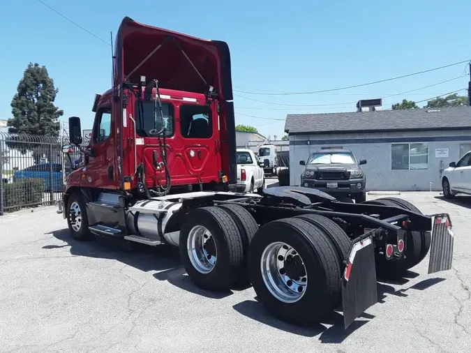 2020 FREIGHTLINER/MERCEDES CASCADIA 125bf48d3dee7234c18ff32dede7b32c338