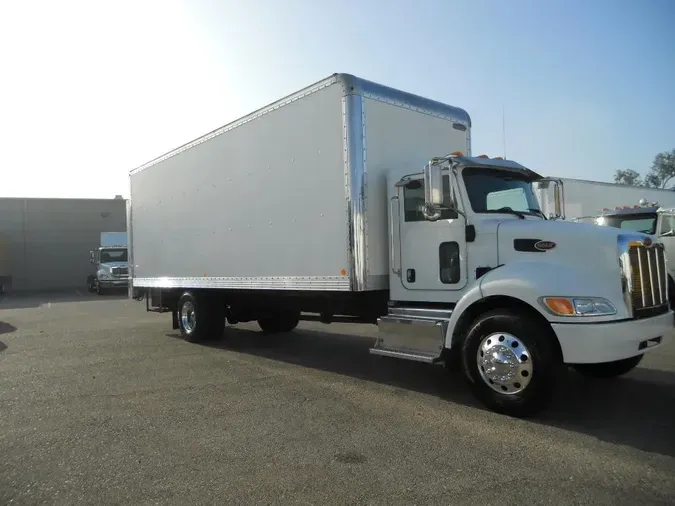 2017 Peterbilt 337