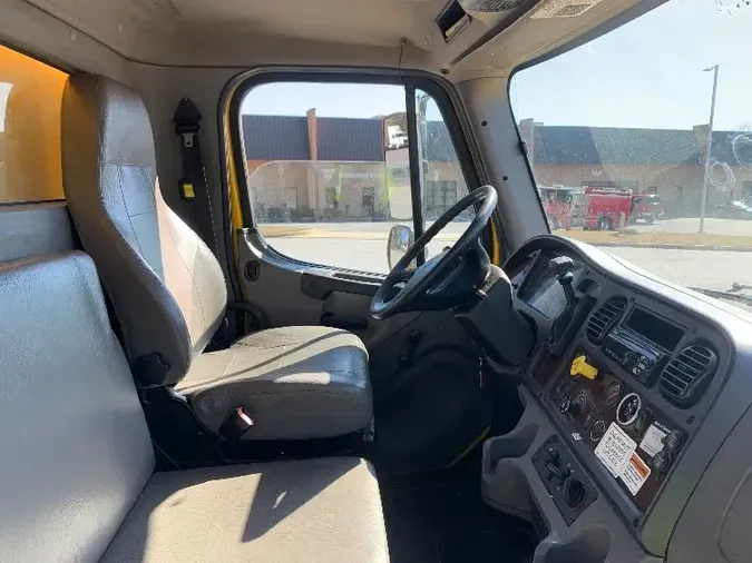 2018 Freightliner M2