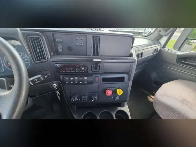 2019 NAVISTAR INTERNATIONAL RH613 DAYCAB S/A